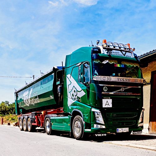 0CD99260-49DD-47B2-A50D-9ABA42156B49